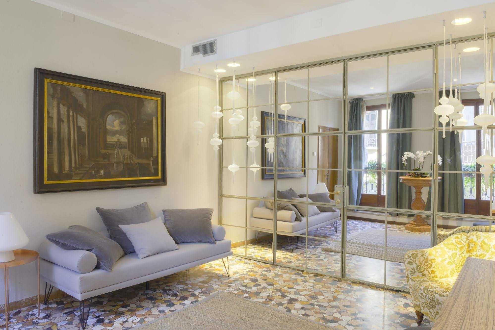Joseph Apartments Венеция Екстериор снимка